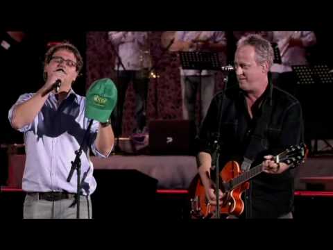 Rowwen Hèze en Guus Meeuwis: De Neus Umhoeg