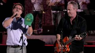 Rowwen Hèze en Guus Meeuwis: De Neus Umhoeg