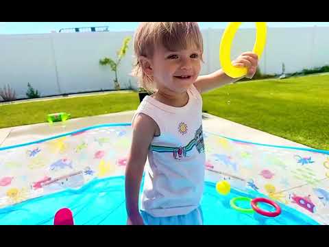 Learn Colors for Kids at the Waterpark! Slides, Playground and More! Colours for Kids - Speedie colo