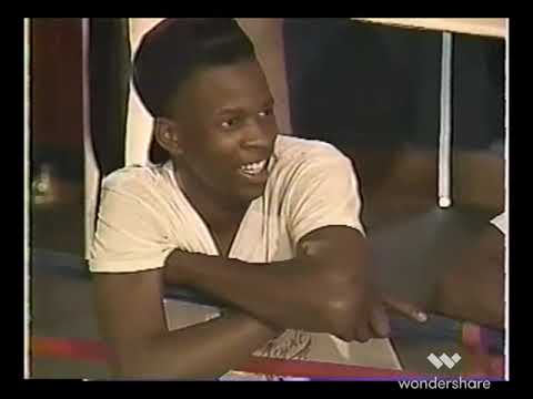 Julio Cesar Chavez v Roger Mayweather ll WBC Light Welterweight title