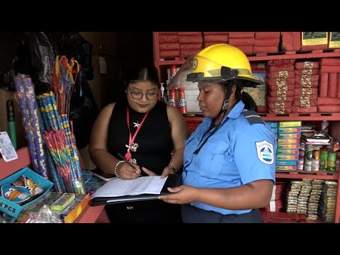 Bomberos en nueva inspección a puestos autorizados de juegos pirotécnicos en Managua