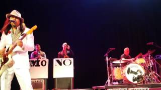 The Mavericks, &quot;Waiting for the World to End&quot; Tarrytown, 11.01.15