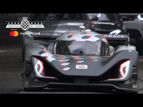 グッドウッドFOS 最新のロボレーサーが自動走行する動画