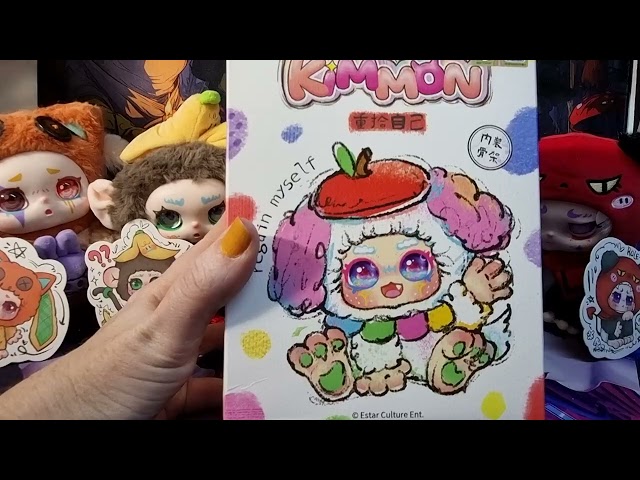 Vídeo relacionado con KIMMON Peluche Coleccionable Blind Box - Serie Regain Myself, articulable, 6 Figuras + 2 secretas, 16-18 cm - 1 Unidad aleatoria (Deqube 920D00313)