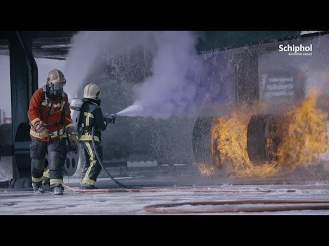 Brandweer Schiphol traint in Manchester
