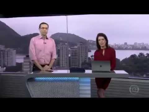 - Secretário da Educação do Rio, o senhor me ouve?  - OVO sim!