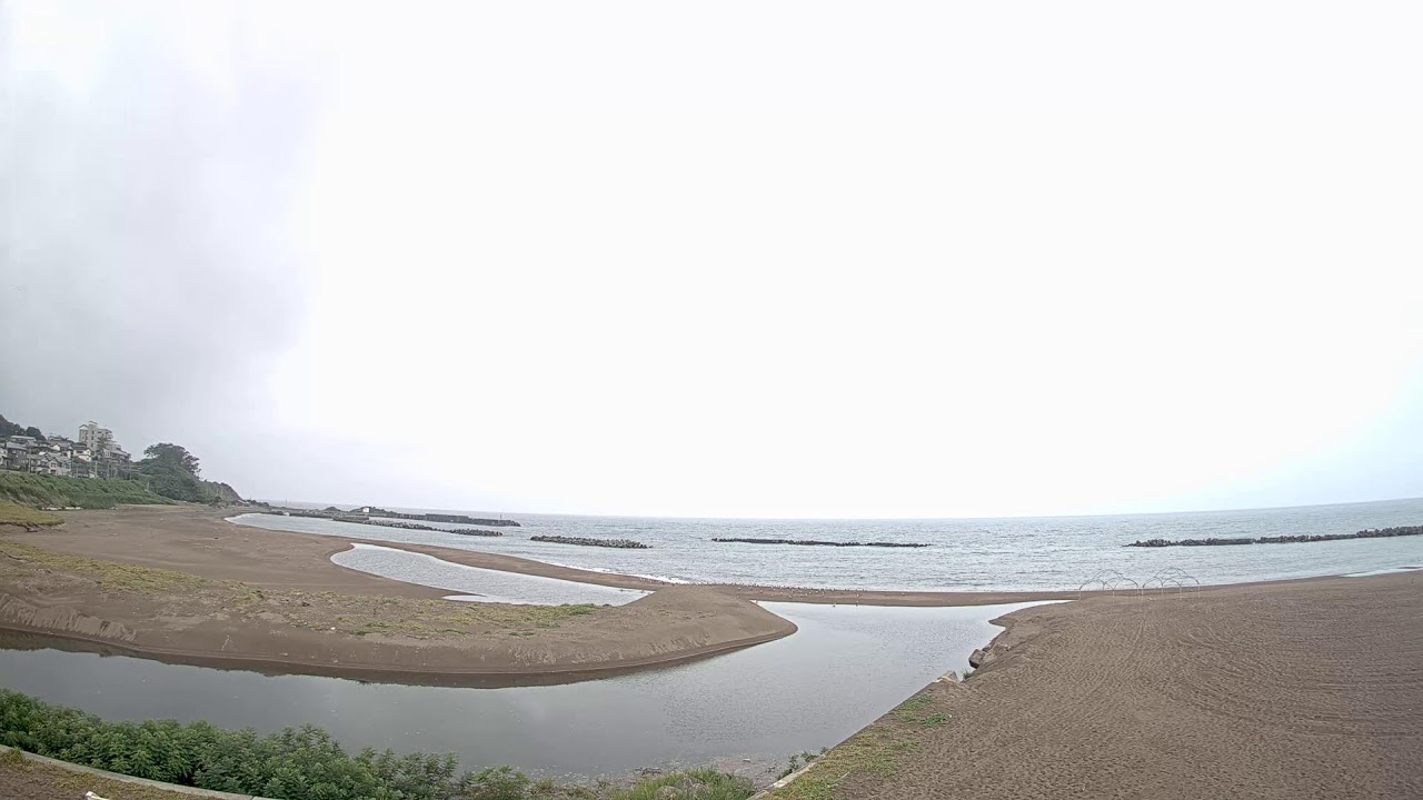 Live webcam view of Kujiranami Coast Shoreline Panorama