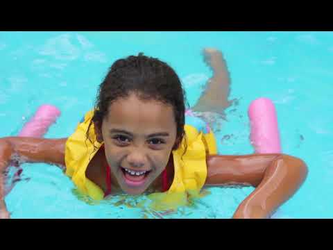 Brincando Na Piscina No Feriado de Natal e Ano Novo !