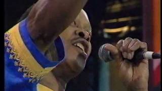 JONAS GWANGWA:&quot;(SOMETHING INSIDE),SO STRONG [LIVE 1990]