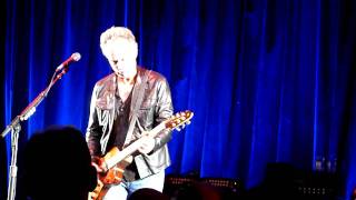 Lindsey Buckingham - Turn It On 9/27/2011 at the Town Hall in NYC (short clip)