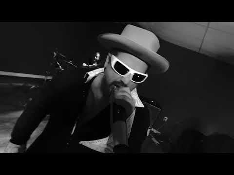 DEADWOOD VALLEY               Never Look Back (Official Video)