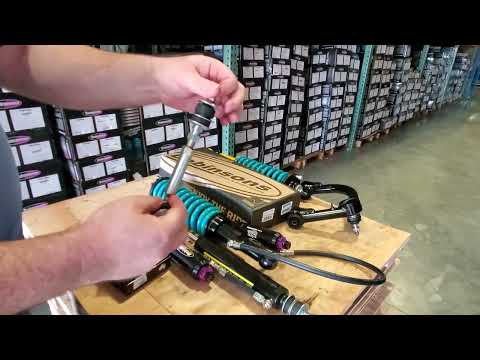 Setting up Dobinsons Rear Adjustable Sway Bar Links for Toyota 4x4's