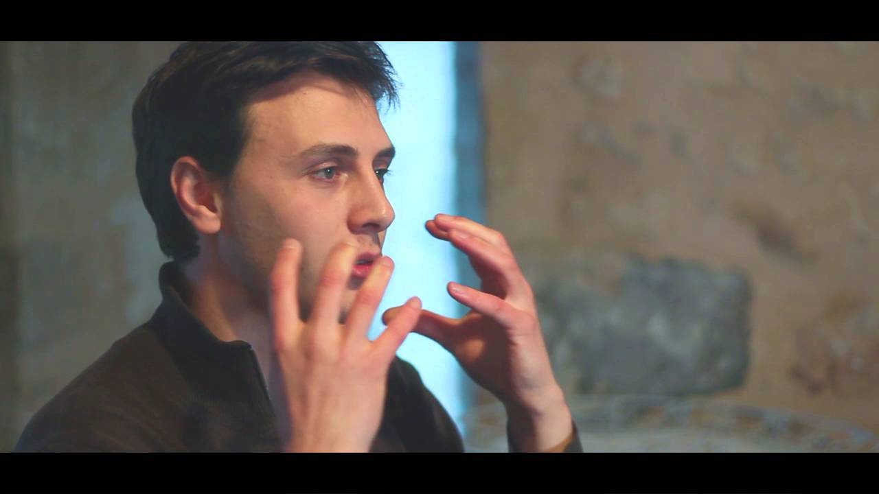 Thumbnail of video: Témoignage : de la religion catholique à Jésus-Christ