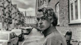 Isak Danielson - Bleed Out (Acoustic Version)