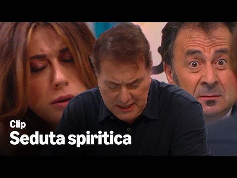 La SEDUTA SPIRITICA guidata da CORRADO GUZZANTI | LOL: Chi ride è fuori S2