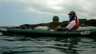 preview picture of video '從水面拍攝劉孟奇駕Gumotex Helios獨木舟在富貴角海面耍賴'