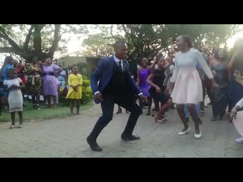 MC CDE PHIL BEST DANCE MOVES BOOK ON 0734510523