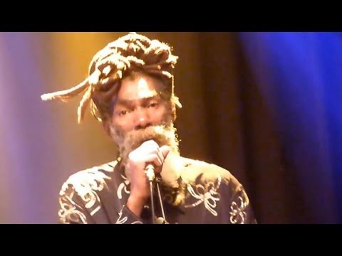 Don Carlos & Dub Vision Band 04-10-2011 013/Tilburg/NL