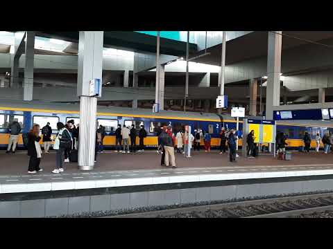 Train arriving at Breda Railway Station. The Netherlands 🇳🇱