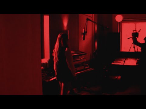 BLUES PILLS - Here Comes The Night