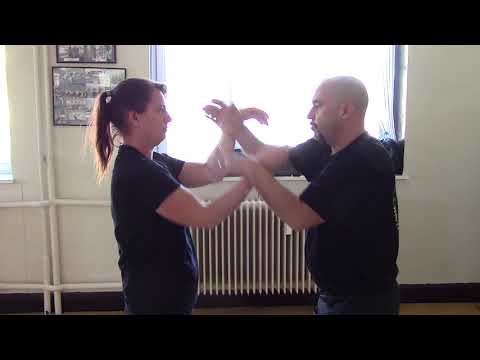 Biu Tze Chi Sao application - Marc Debus - Christina Seibert - Wing Chun Kung Fu
