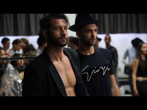 Giorgio Armani - 2019 Spring/Summer Menswear Fashion Show Backstage