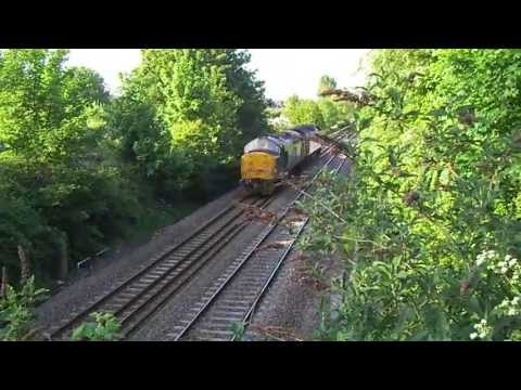 DRS 47818 WITH HORN  RESCUING 37194 ON 0Z38 AT SOUTHFIELD ROAD,GLOUCESTER 210513