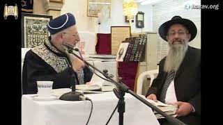 למה מרן הרב מרדכי אליהו זצוק"ל פסק לאחר ברכת ספירת העומר לומר אנא בכוח ואז למנצח. (הרב מרדכי אליהו זצ"ל) - התמונה מוצגת ישירות מתוך אתר האינטרנט יוטיוב. זכויות היוצרים בתמונה שייכות ליוצרה. קישור קרדיט למקור התוכן נמצא בתוך דף הסרטון