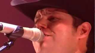 Vuela Muy Alto Lyrics English Translation