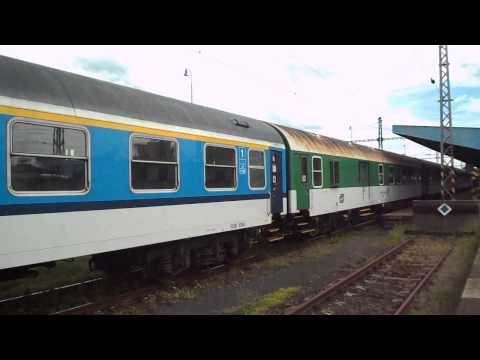 Odjezd vlaku R 36607 Ohře (ČD 242.208) - Cheb, 15. 6. 2013