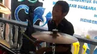 Download lagu Jamal abdillah & mawi - terharu (cover) mp3