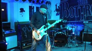 Johnny Bottrop (The Bottrops Punk Berlin) Adolf Hitler (dem sein Bart) Live @ Juz Wunsiedel 03102013