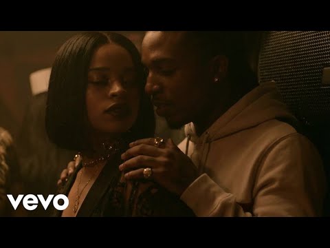 Ella Mai ft Jacquees - Kiss Me Slowly ( Official Lyric Video )