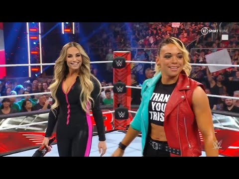 Trish Stratus and Zoey Stark attacks Becky Lynch - WWE RAW 5/29/2023