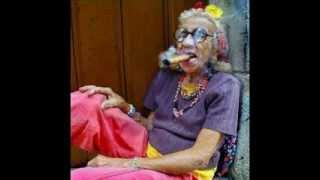 Download lagu Cerito keluargo. Ciptaan: Fahmi Shahab. mp3