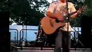 Peter Combe- Newspaper Mama (Live)