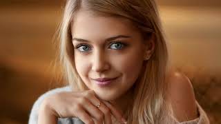 Elton John - Blue Eyes