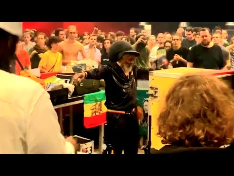 Jah Shaka plays Pablo Gad   Row Last Tune @Zappa Antwerpen 11 11 2022