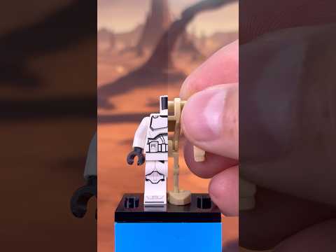 LEGO Battle Droid vs Clone Trooper Showdown!