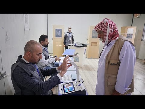 Vorwahlen im Irak: Sicherheitskräfte und Vertriebene stimmen vor Parlamentswahl ab