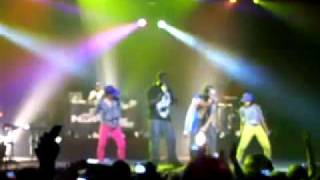 T-pain- on a boat live in Sydney at the Konvict Music Tour 2009
