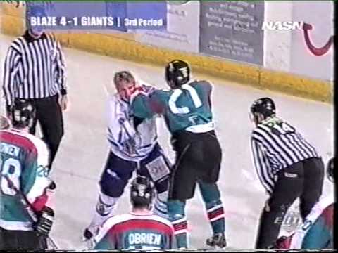 Pavol Mihalik vs Graeme Walton EIHL fight 6-11-05