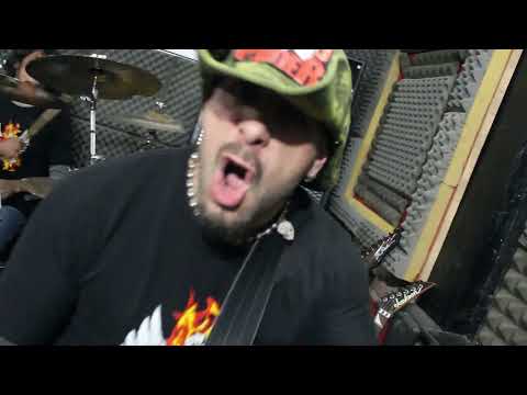 I love it loud (versión homenaje a KISS)