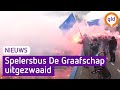 Tientallen trekkers op de snelweg, spelersbus De Graafschap uitgezwaaid