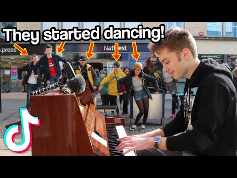 I played TIKTOK SONGS on piano in public