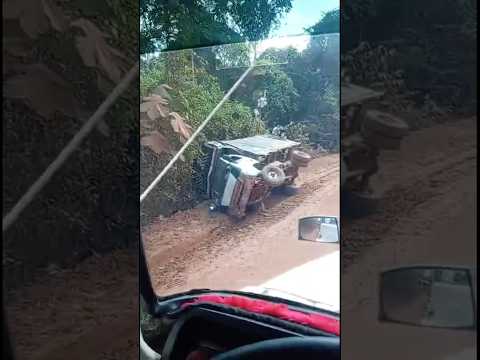 Guerrero caído por la vía a Mapiripan Meta Trocheros Trucks 🔥 #trucks #truckesvlogs #troquero