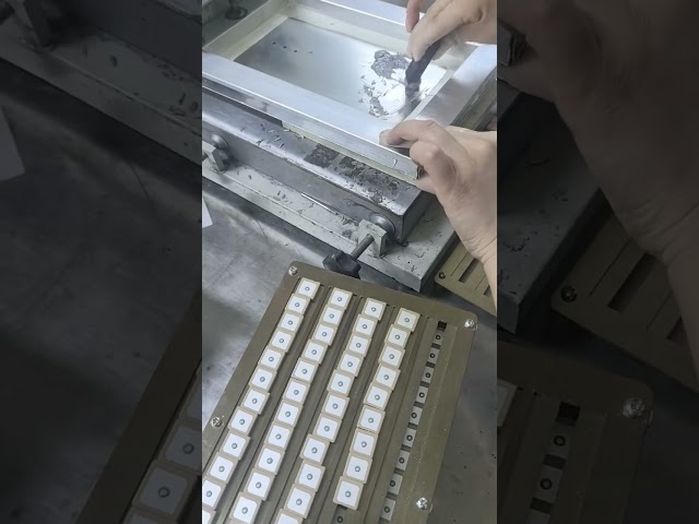 Vídeo relacionado con Carcasa de antena GPS, 154 mm de diámetro Shell de repuesto para Gnss Glonass Bds S-band Mapeo al aire libre (azul)