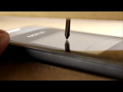 Nokia 2720. Нанесение царапины на поверхность дисплея
