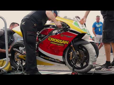 Bump Starting 2 Stroke By Hand - Manx Grand Prix 2022