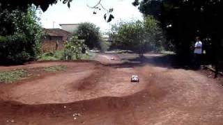 preview picture of video 'Raze Duratrax Vs Kyosho Inferno MP 7.5 Equipe Toca Racing Pitangueiras'